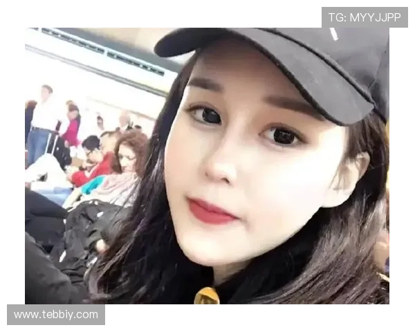 杨莉娜七夕晒甜蜜瞬间为男友打马赛克 网友纷纷猜测神秘男友身份